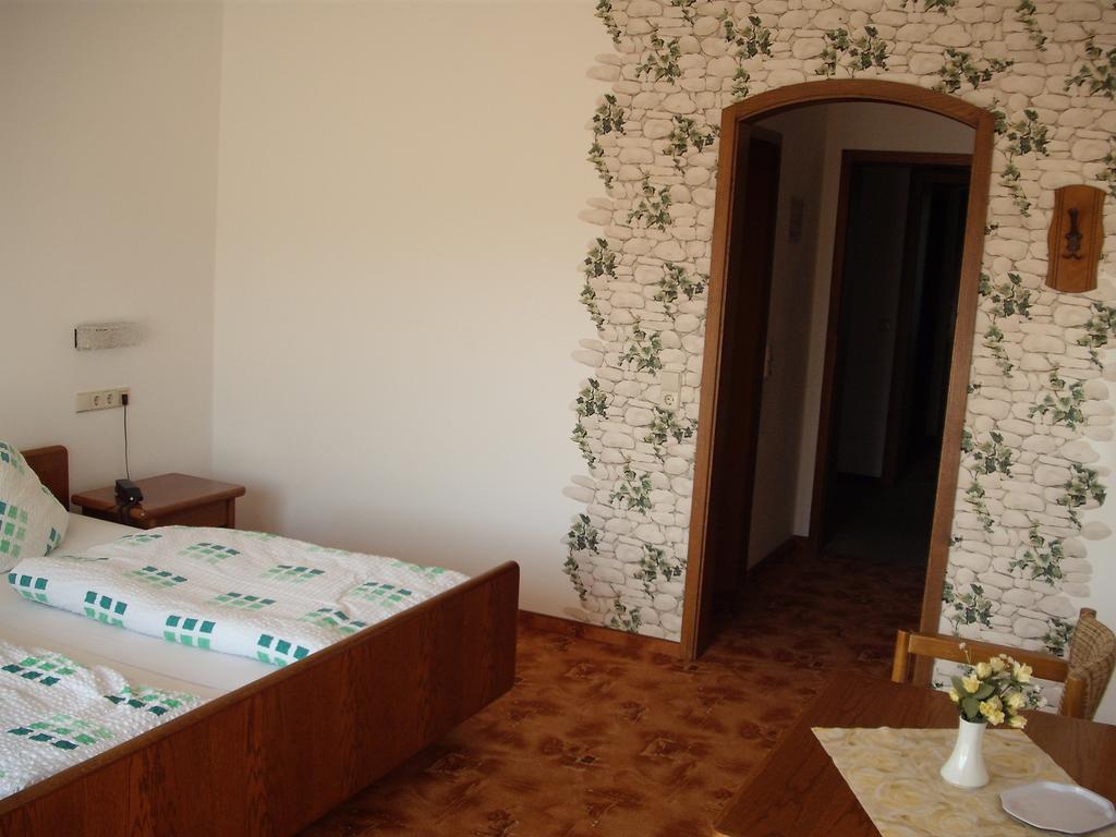 Hotel Weinhaus Liesertal Maring-Noviand Quarto foto